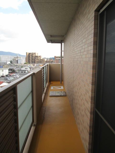 バルコニー　陽当たり良好なバルコニーです