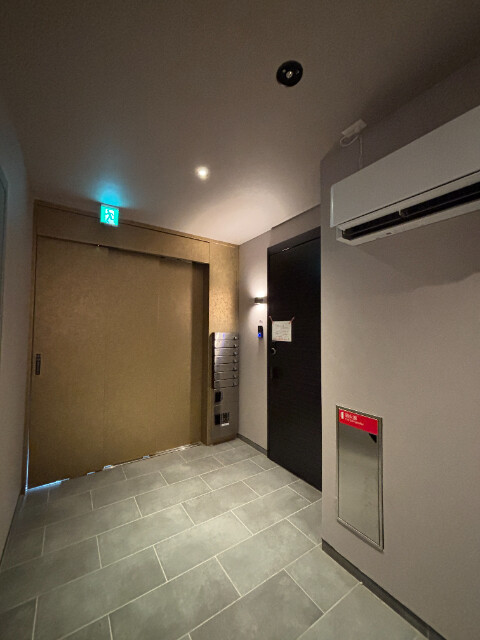 エントランス　エントランス