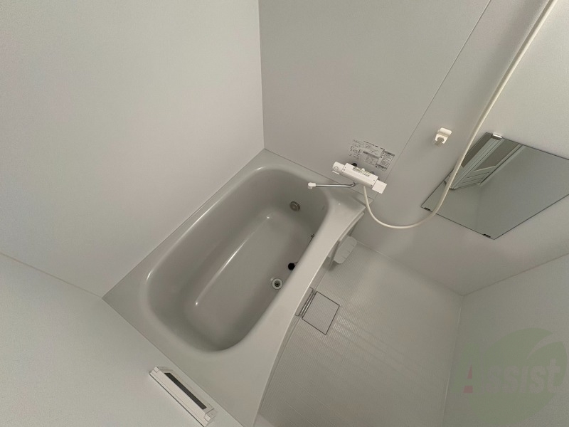 バス・シャワールーム　お風呂になります。一日の疲れを癒してくださいね。