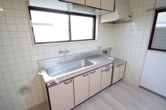 キッチン　※別部屋の写真です