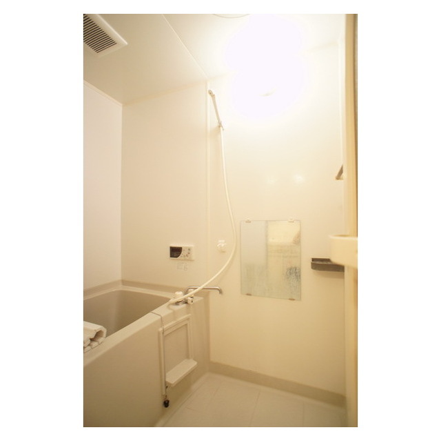 バス・シャワールーム　追焚完備で良いですね