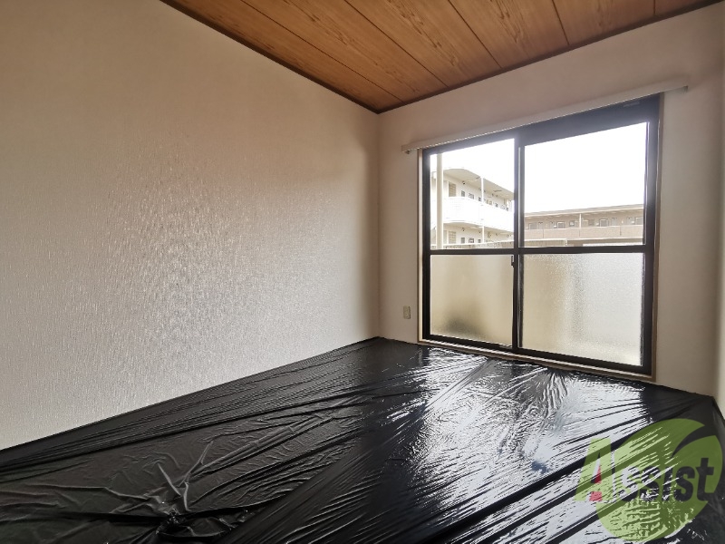 その他部屋・スペース　洋室の隣には和室もございます。寝室にいかがでしょうか。