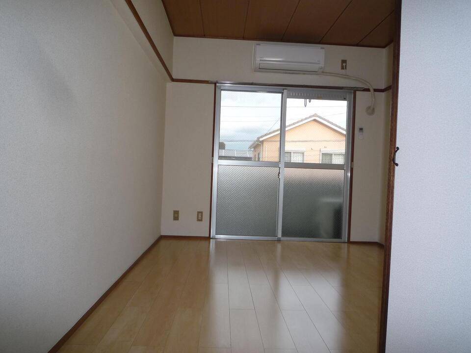 居室・リビング　リビング