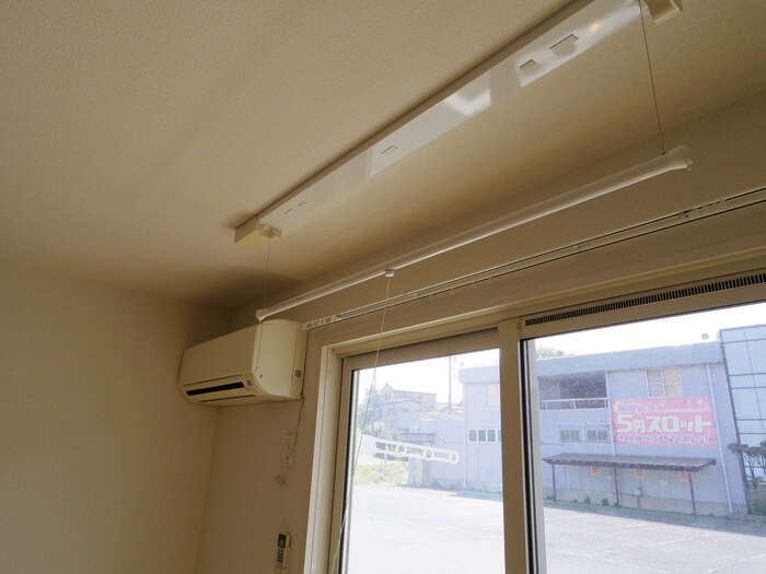 その他設備　室内物干し