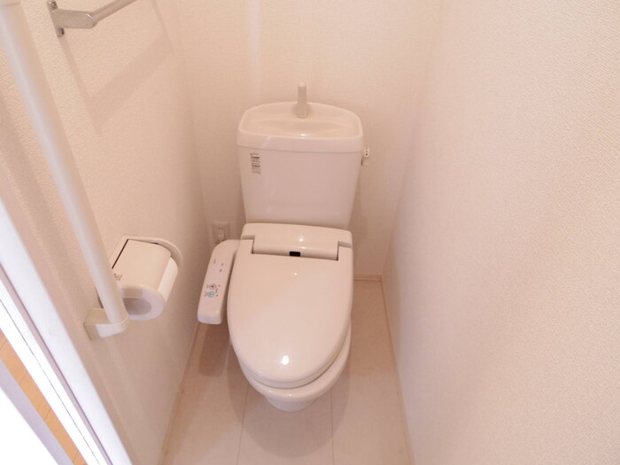 トイレ　温水洗浄暖房便座