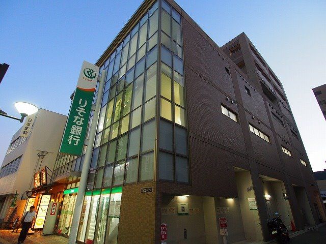 銀行　りそな銀行 住道支店（銀行）まで340m