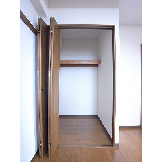 収納　※写真は別室のものです。
