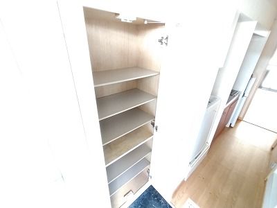 玄関　シューズボックス