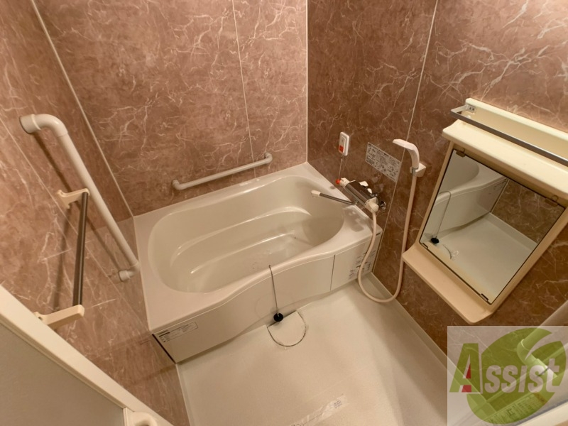 バス・シャワールーム　お風呂になります。一日の疲れを癒してくださいね。