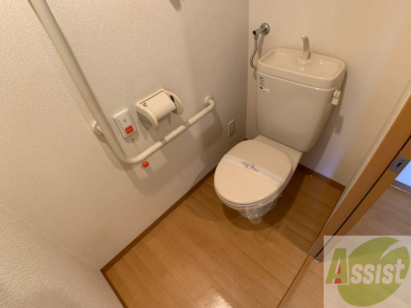 トイレ　こちらはトイレです。清潔感があり、安心して使用できます。