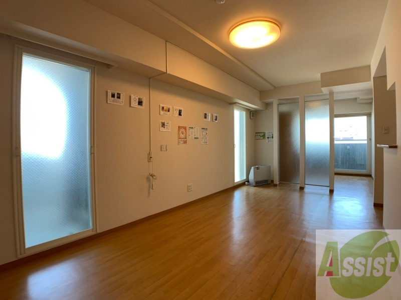 居室・リビング　広くてキレイなお部屋が広がっていて、充実した生活が送れそう。