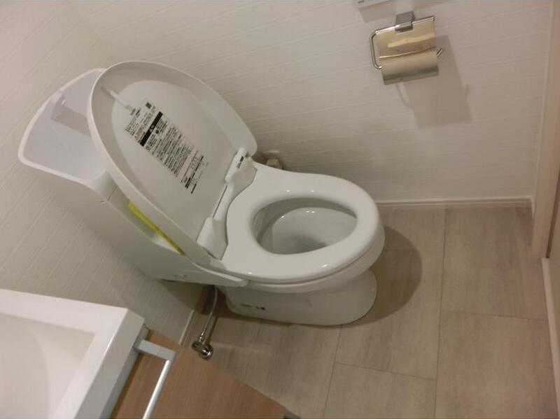 東急大井町線 戸越公園駅 徒歩4分 3階建 築9年のトイレ写真