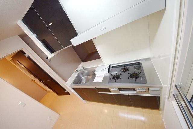 キッチン　３口ガスコンロ