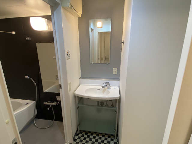 洗面設備　同型タイプ