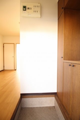 玄関　収納もある玄関です