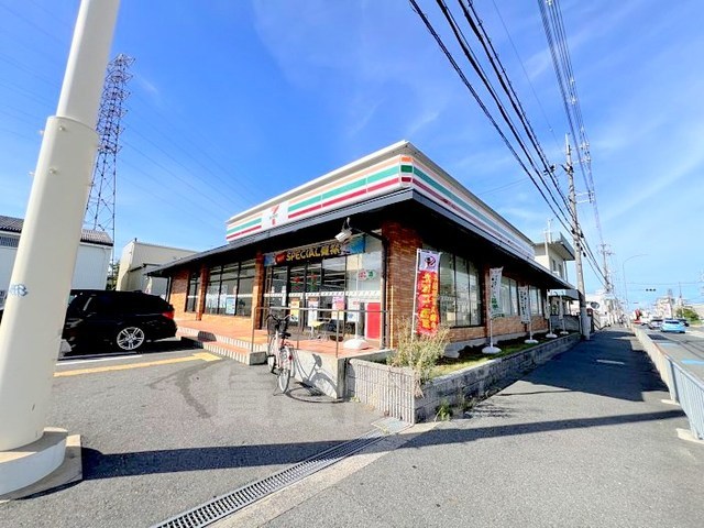 コンビニ　セブンイレブン　摂津鳥飼本町5丁目店（コンビニ）まで579m