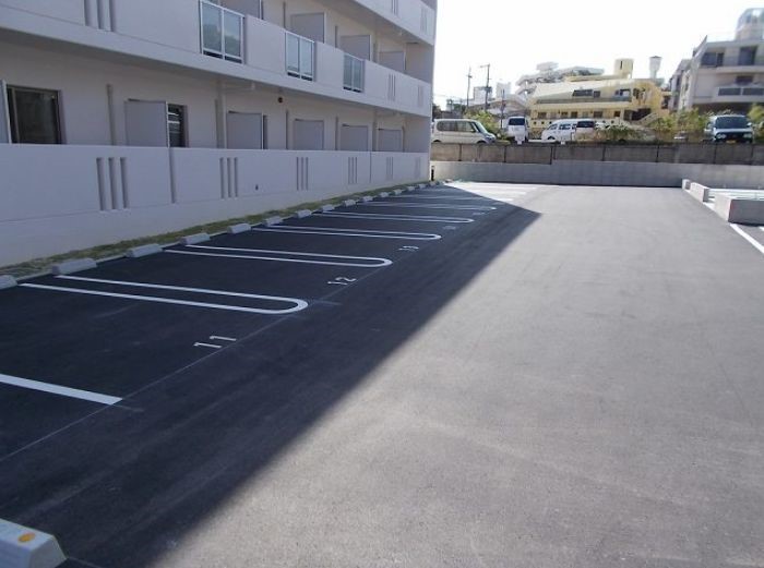 駐車場　現状優先
