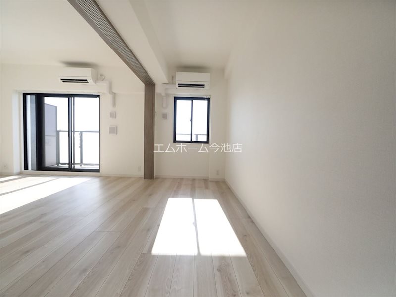 その他　洋室6.1帖　エアコン付　窓付（換気良好）収納充実