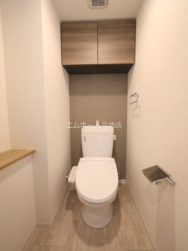 トイレ　温水洗浄便座付トイレ