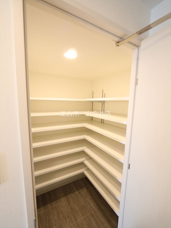 玄関　玄関　シューズボックス付