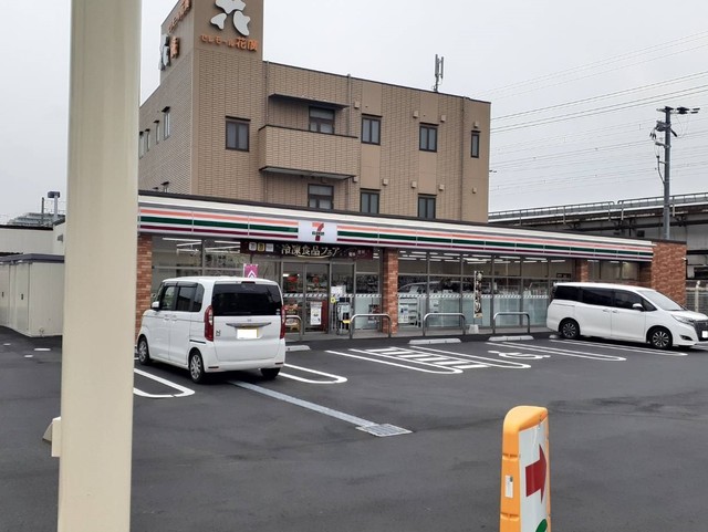 コンビニ　セブンイレブン茨木田中町店（コンビニ）まで68m