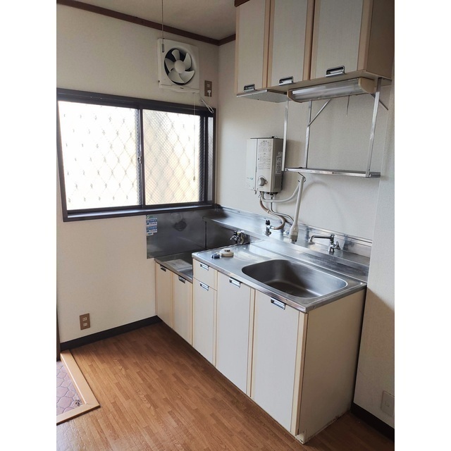 キッチン　歓喜に便利な窓付き