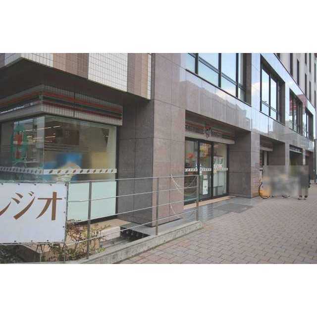 コンビニ　セブンイレブン静岡駅南口店（コンビニ）まで550m