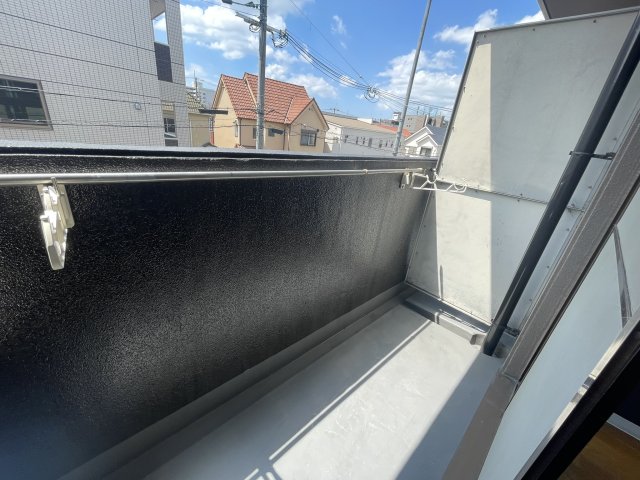 バルコニー　開放的で明るい空間を演出してくれるバルコニーです