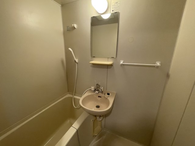 洗面設備　コンパクトで使いやすい洗面所