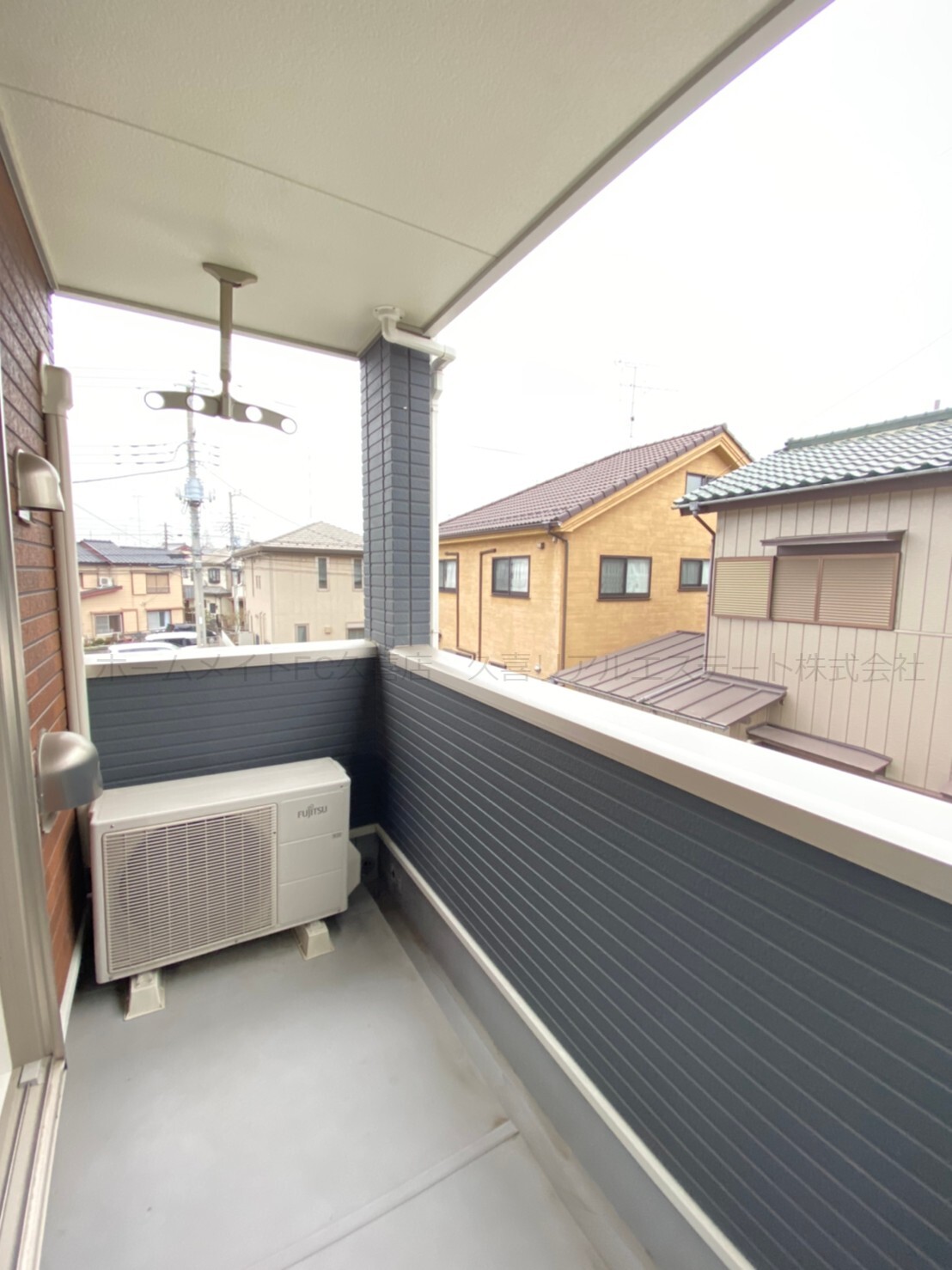 バルコニー　同建物別号室