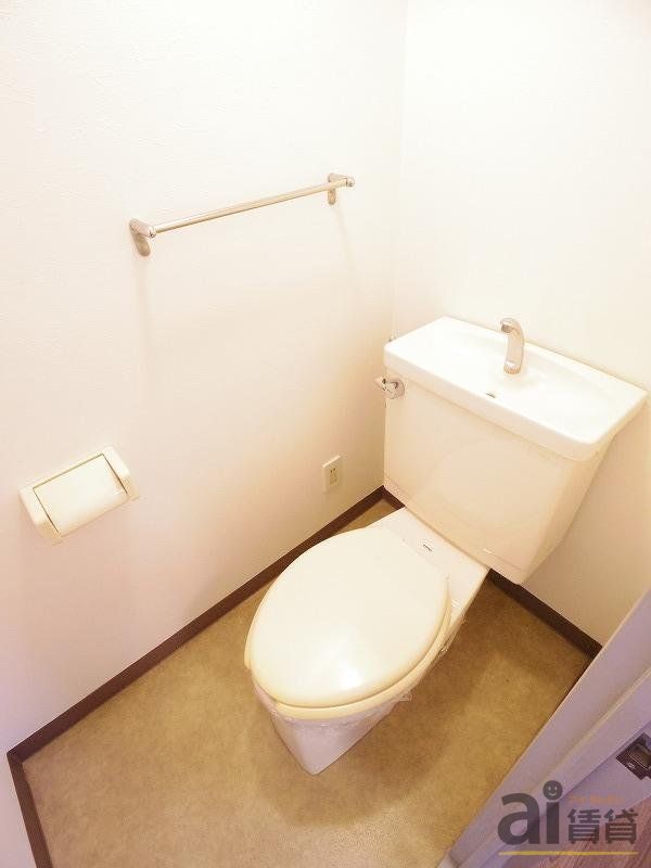トイレ　※同仕様写真