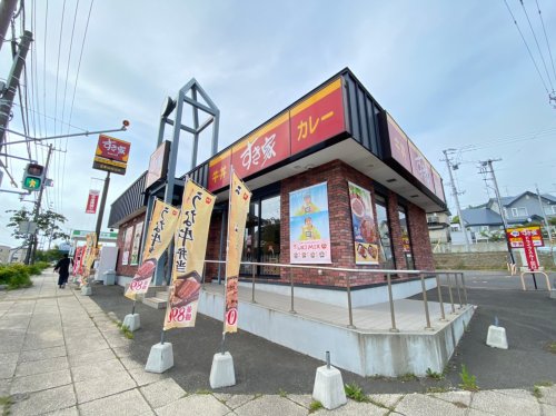 飲食店　すき家 釧路桜ケ岡店（飲食店）まで397m