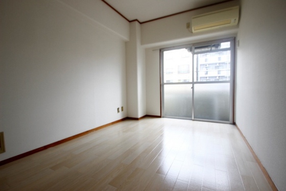 居室・リビング　※別部屋の写真です