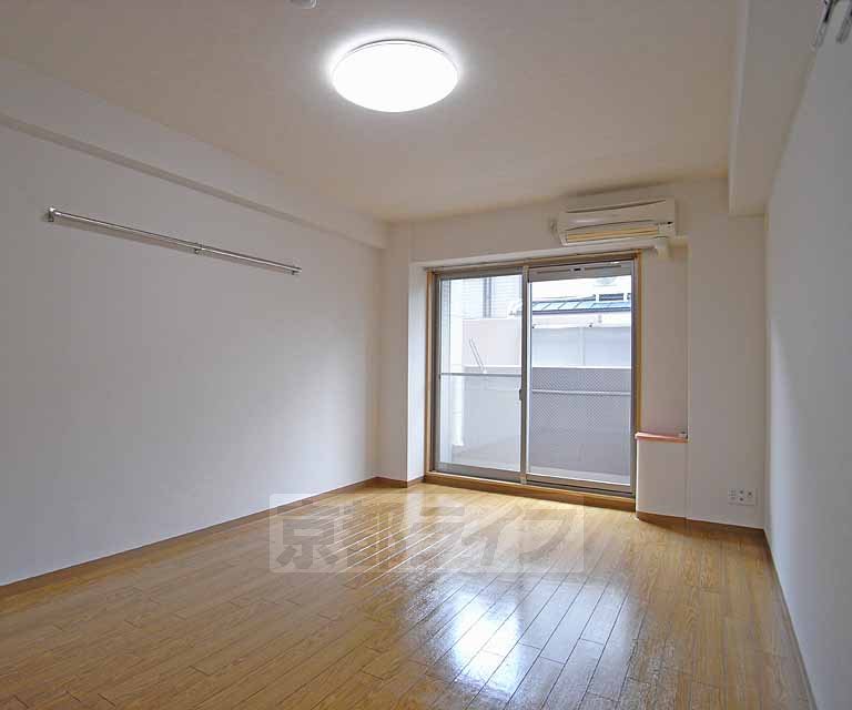 居室・リビング　室内の広さにビックリ！