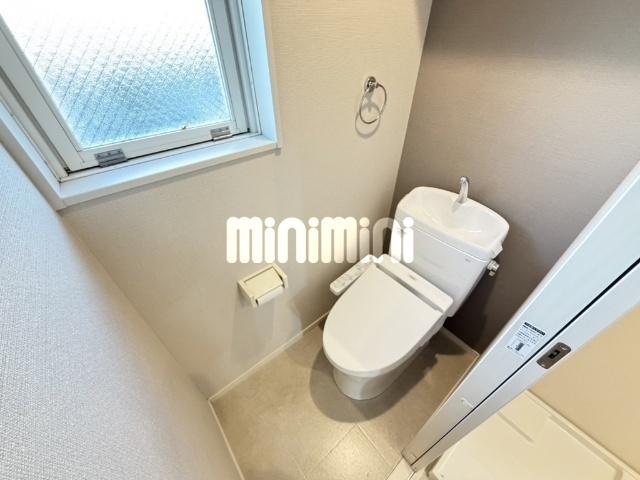 トイレ　温水洗浄便座設備です