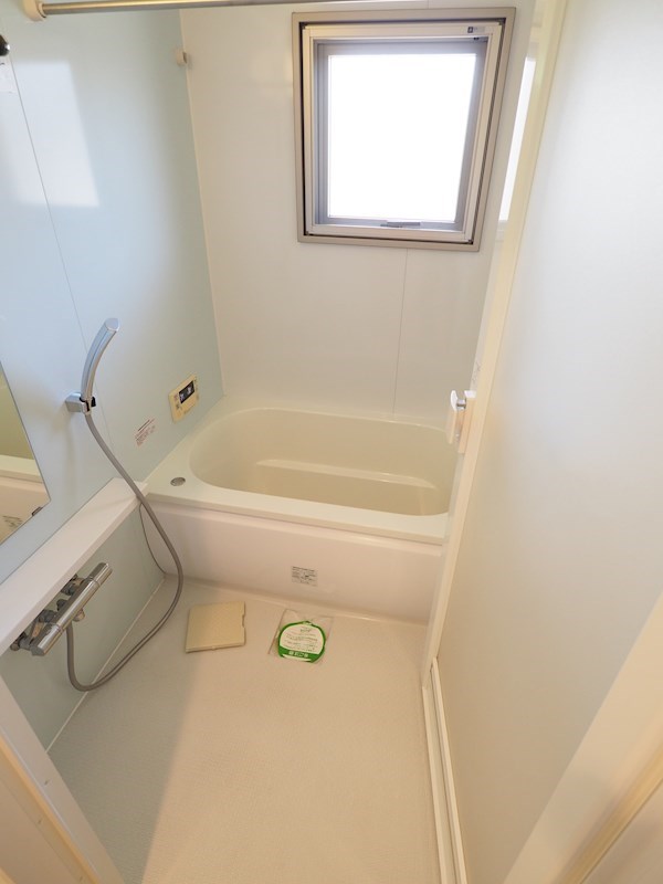 バス・シャワールーム　追い炊き式のお風呂。