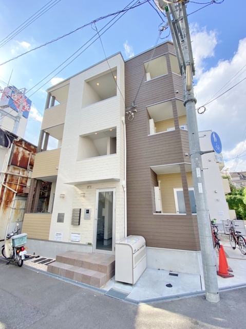 建物外観　商店街裏の静かな立地