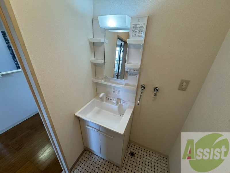 洗面設備　こちらに洗面台があります。朝の洗顔はこちらで。