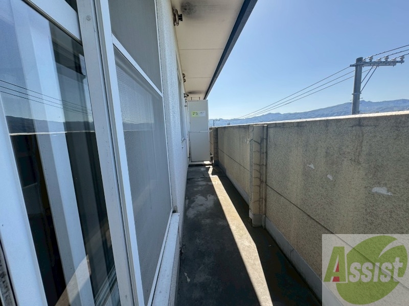 バルコニー　バルコニーは幅があり、広い印象を受けました。