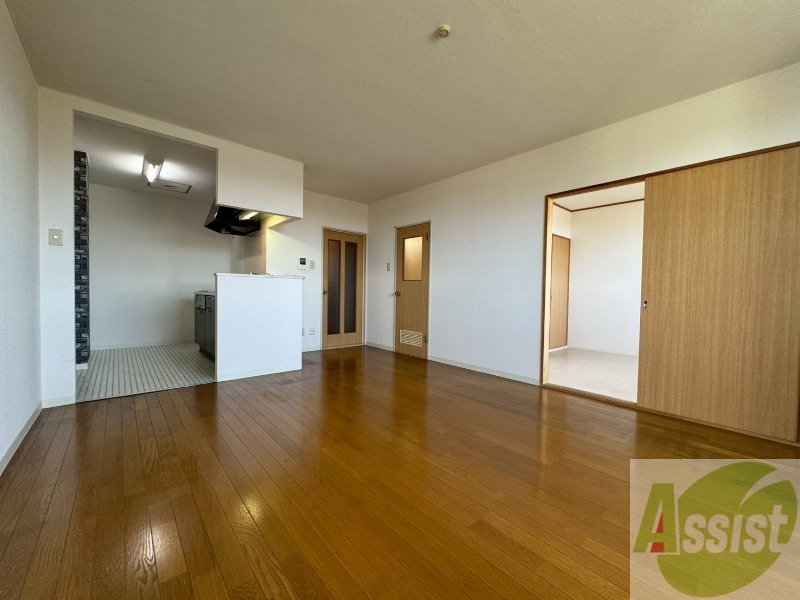 居室・リビング　広くてキレイなお部屋が広がっていて、充実した生活が送れそう。