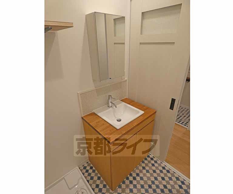 洗面設備　独立洗面台です。