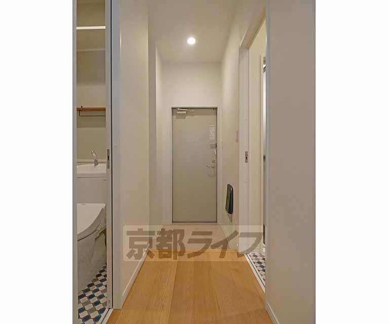 その他部屋・スペース　明るい廊下です。