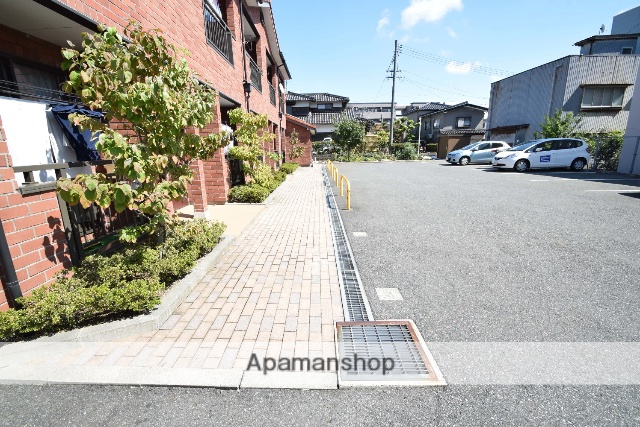 中学校　湖東中学校（中学校）まで1055m