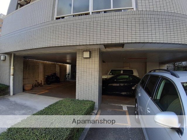 駐車場　エントランス