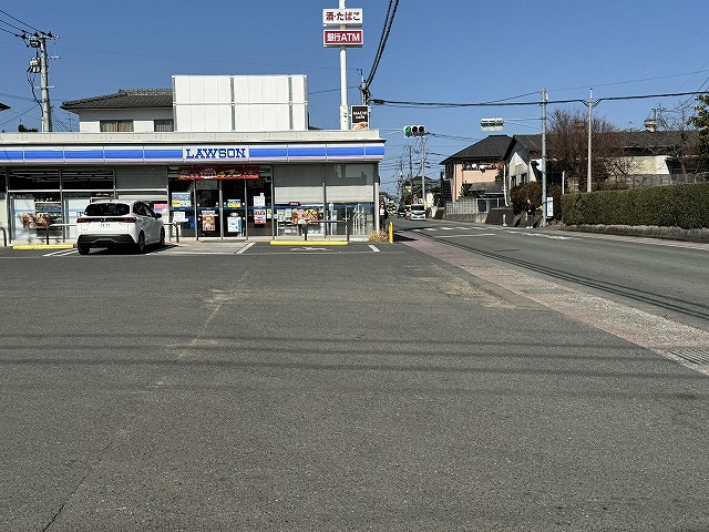コンビニ　ローソン菊南店（コンビニ）まで650m