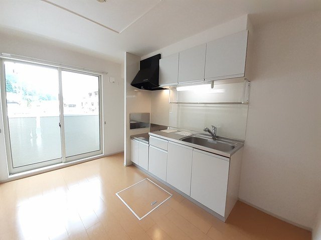 キッチン　コンパクトなキッチンで掃除もラクラク