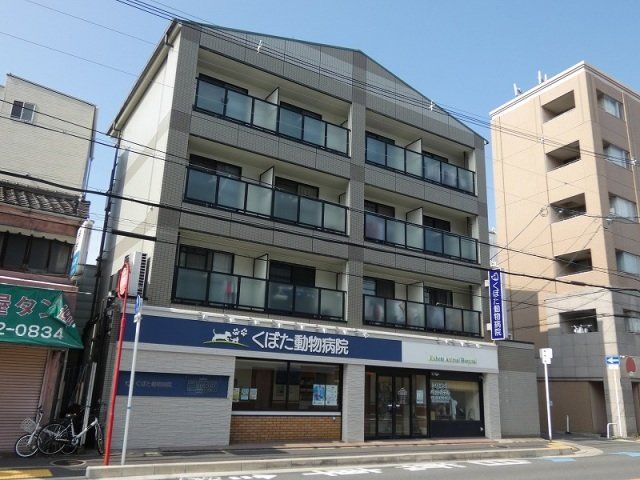 建物外観　４階建てマンションです。