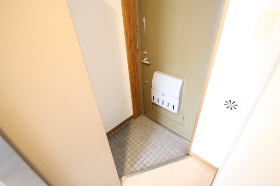 玄関　※別の号室のお部屋になっております。