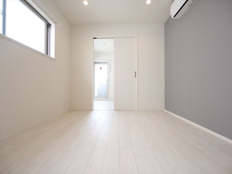 その他　ＬＤＫ8帖　洋室3.4帖つなげても仕切っても使えます同型写真