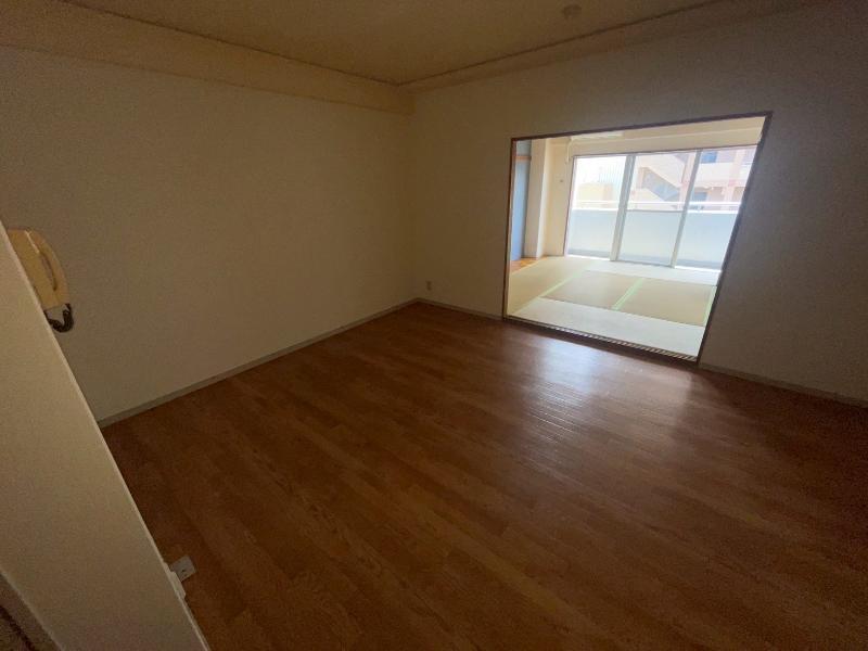 居室・リビング　室内